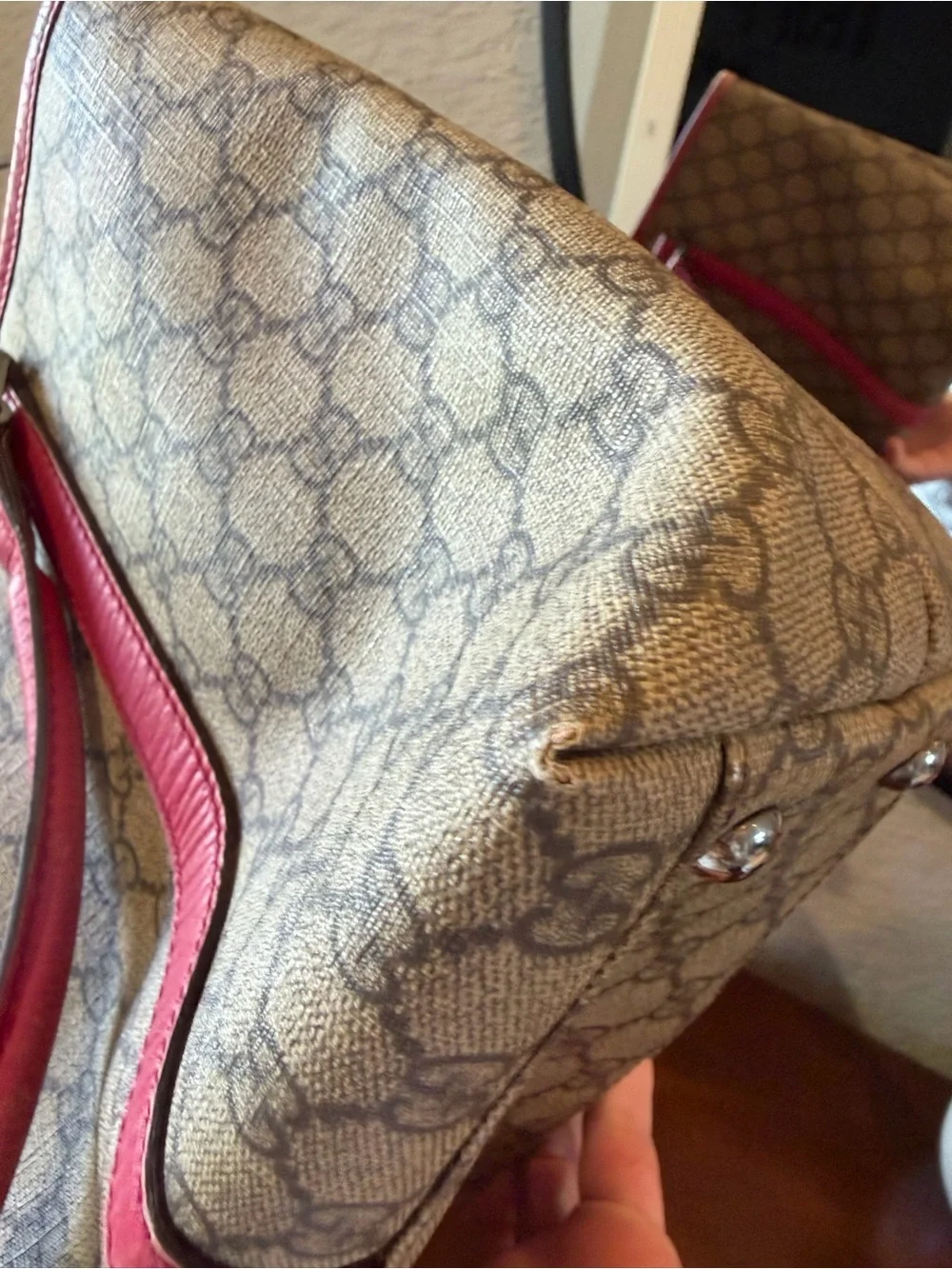 Gucci gg supreme